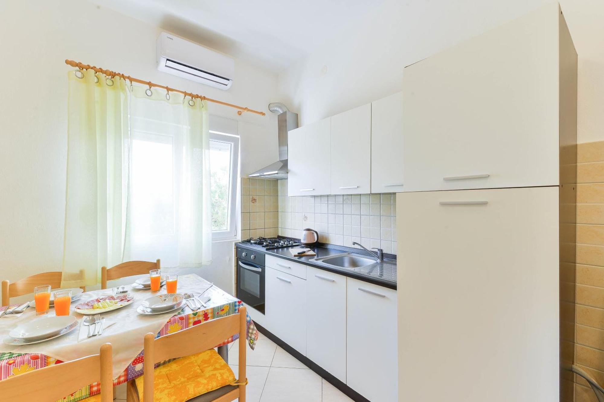 Apartments Lavanda Turanj Luaran gambar