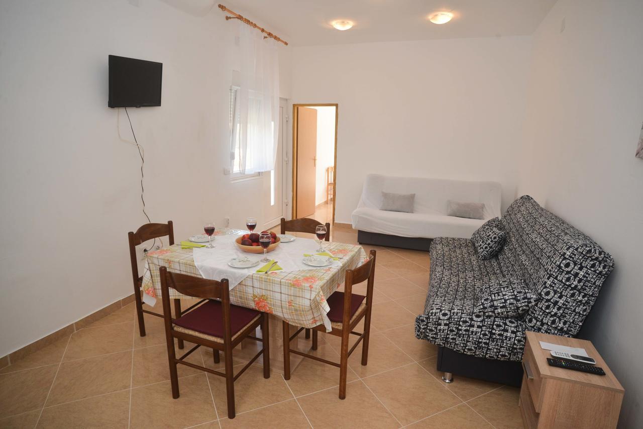 Apartments Lavanda Turanj Luaran gambar