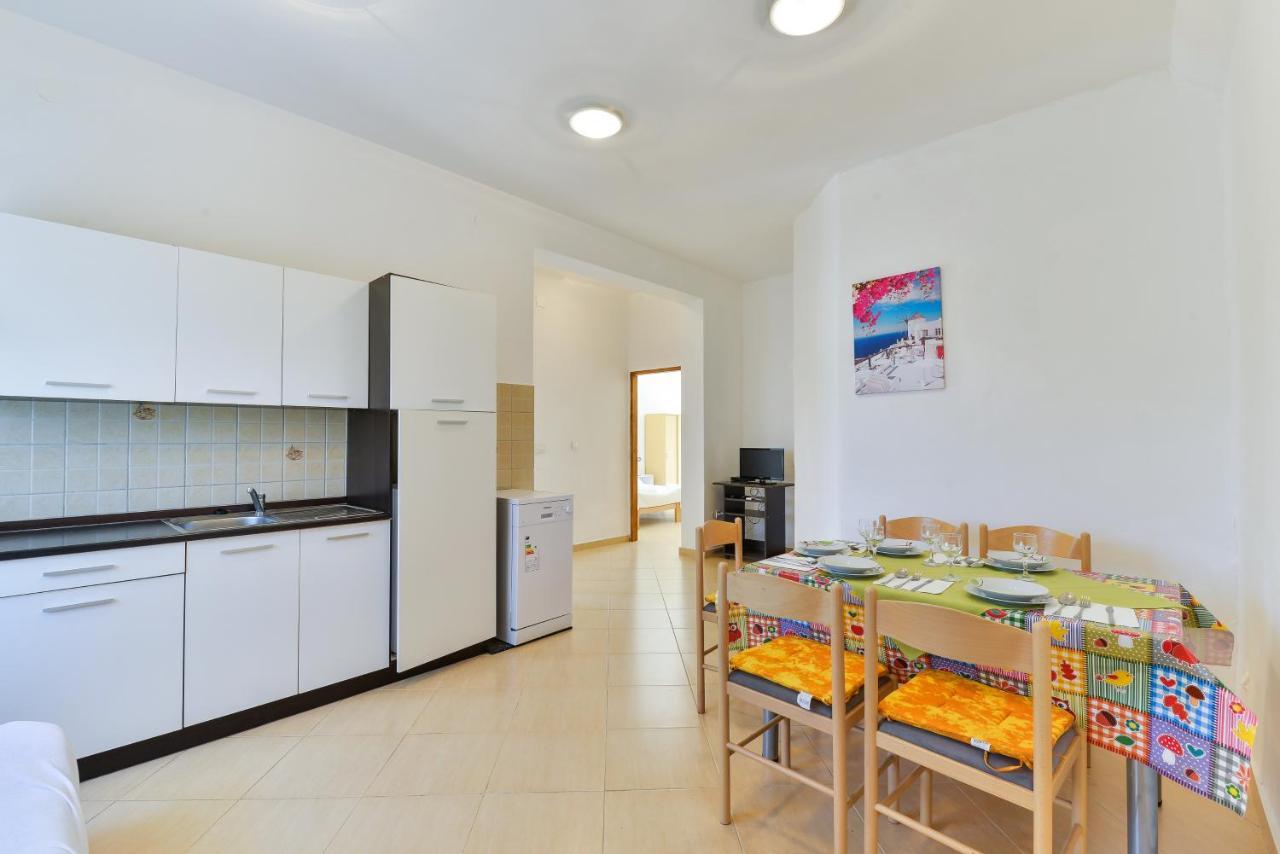 Apartments Lavanda Turanj Luaran gambar