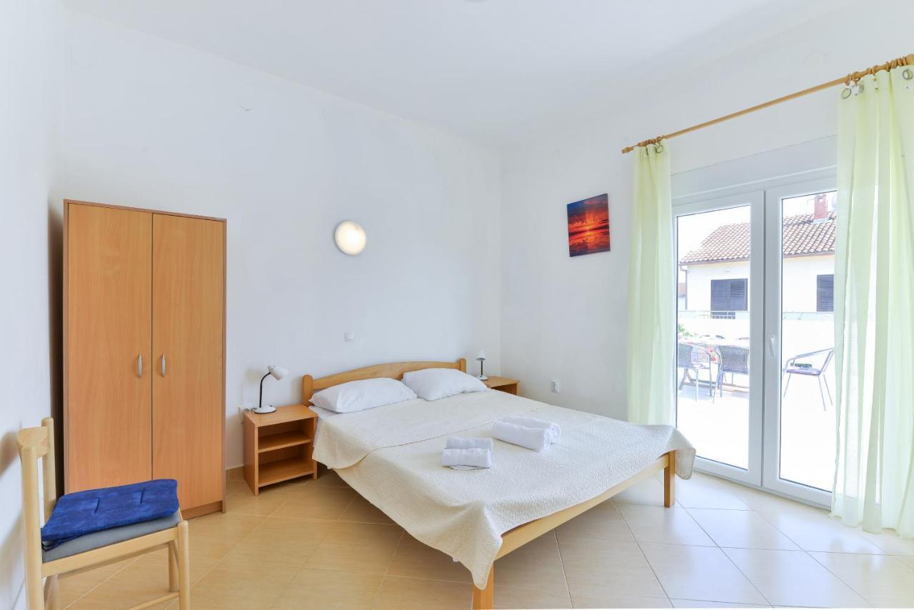 Apartments Lavanda Turanj Luaran gambar