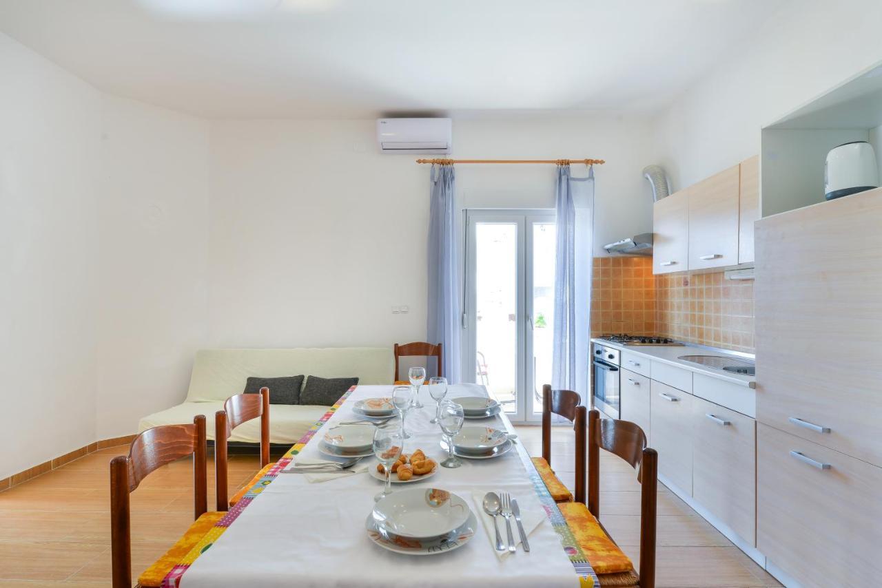 Apartments Lavanda Turanj Luaran gambar