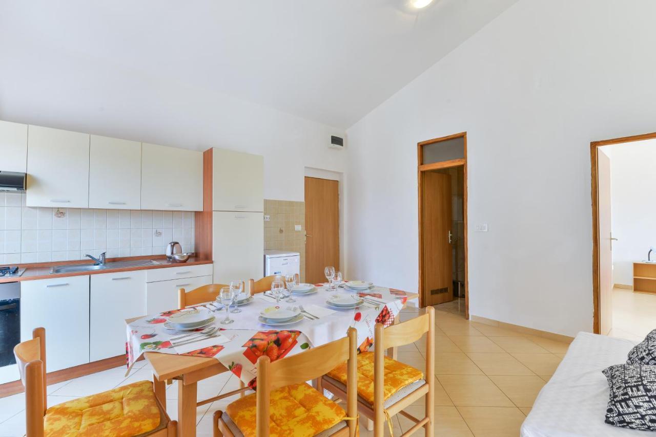 Apartments Lavanda Turanj Luaran gambar