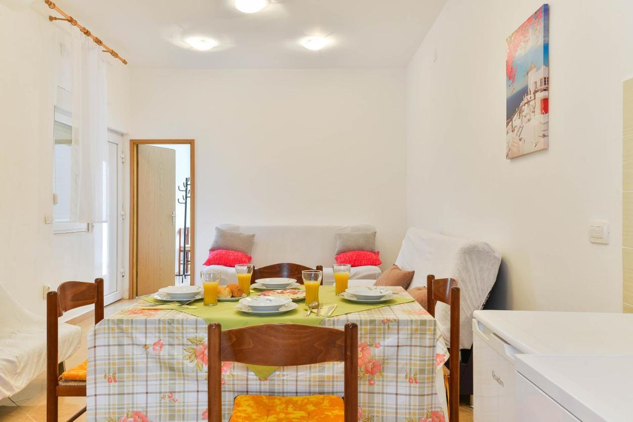Apartments Lavanda Turanj Luaran gambar