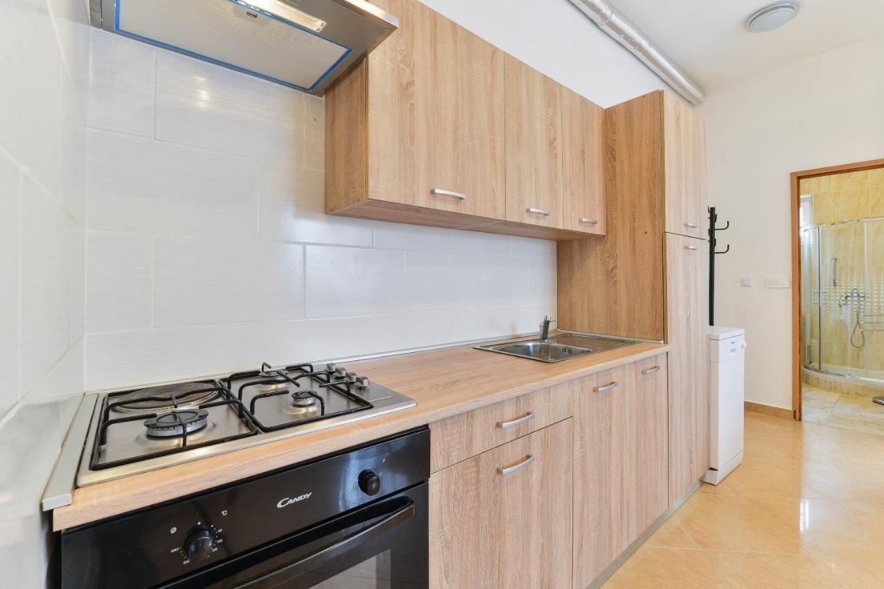 Apartments Lavanda Turanj Luaran gambar