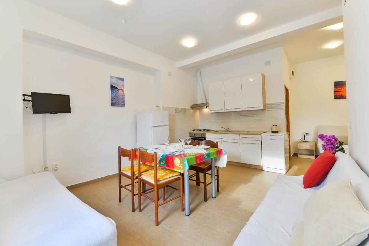 Apartments Lavanda Turanj Luaran gambar